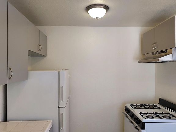 5th image of 3204 Ollie St #B