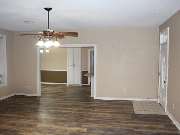 4th image of 105 Wood Dr