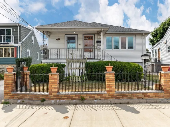 17 Albert Park, Everett, MA 02149