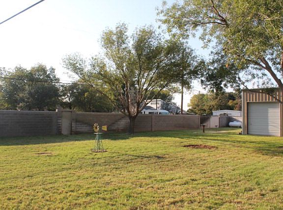 5th image of 8705 Heather Ln