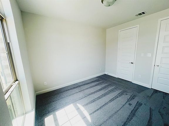 4th image of 21026 Camberwell Beauty Ln