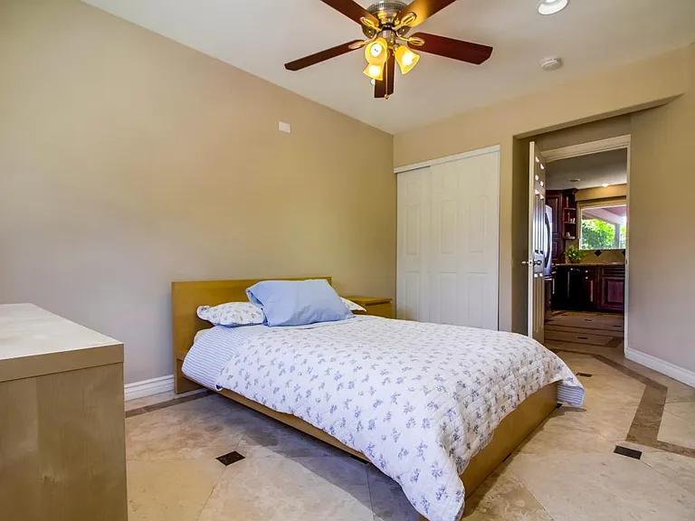 bedroom 5 / guests