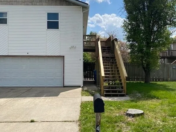 452 Meadow Dr APT B, Troy, IL 62294