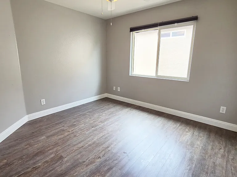 9946 Burton Lake Ct — Photo 35