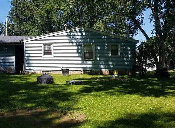 5th image of 116 Norwood Ave E