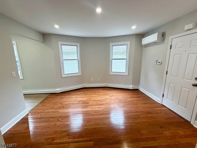 35 Claremont Ave #3 — Photo 8