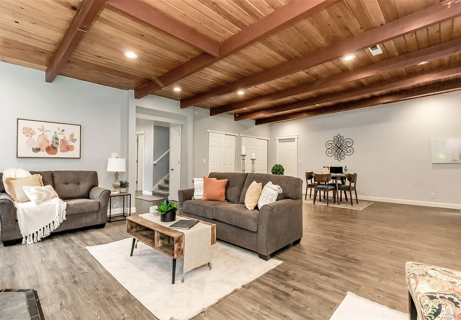 4 bed, 2604 sqft, $3,800 — Photo 4