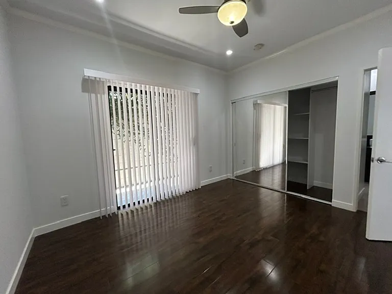 6337 Primrose Ave — Photo 14