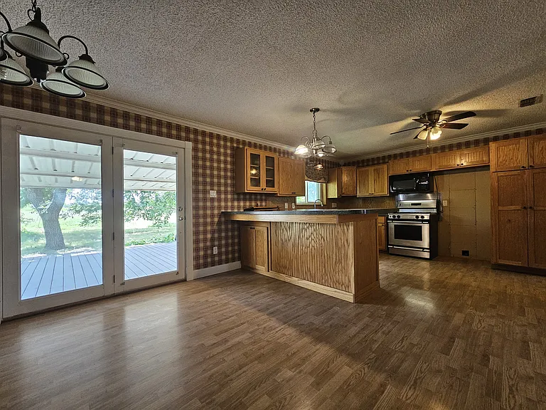 1630 Milrany Ln — Photo 5