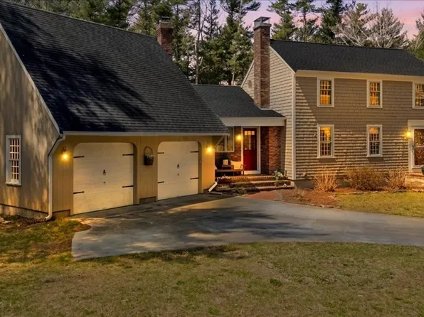 113 Walnut Plain Rd, Rochester, MA 02770