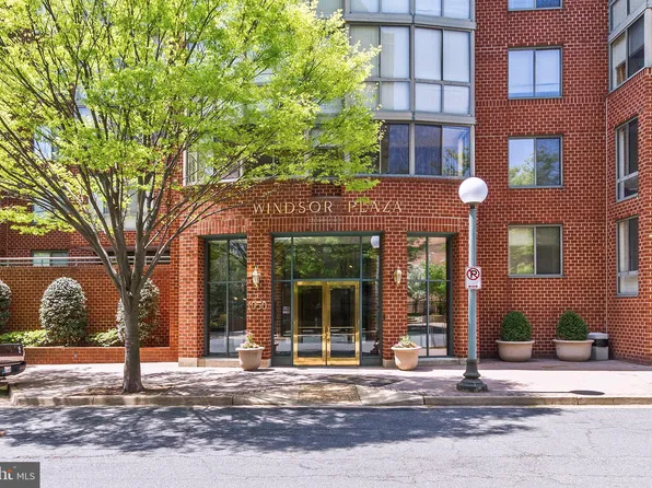 1050 N Taylor St APT 601, Arlington, VA 22201