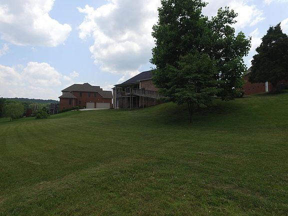 2nd image of 135 Deerfield Ct #9