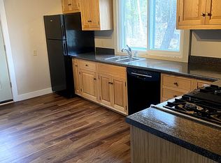 18 Fuller Rd, Enfield, NH 03748