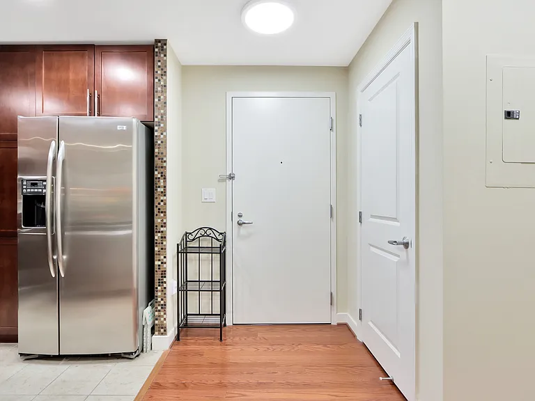 155 Potomac Psge #415 — Photo 3
