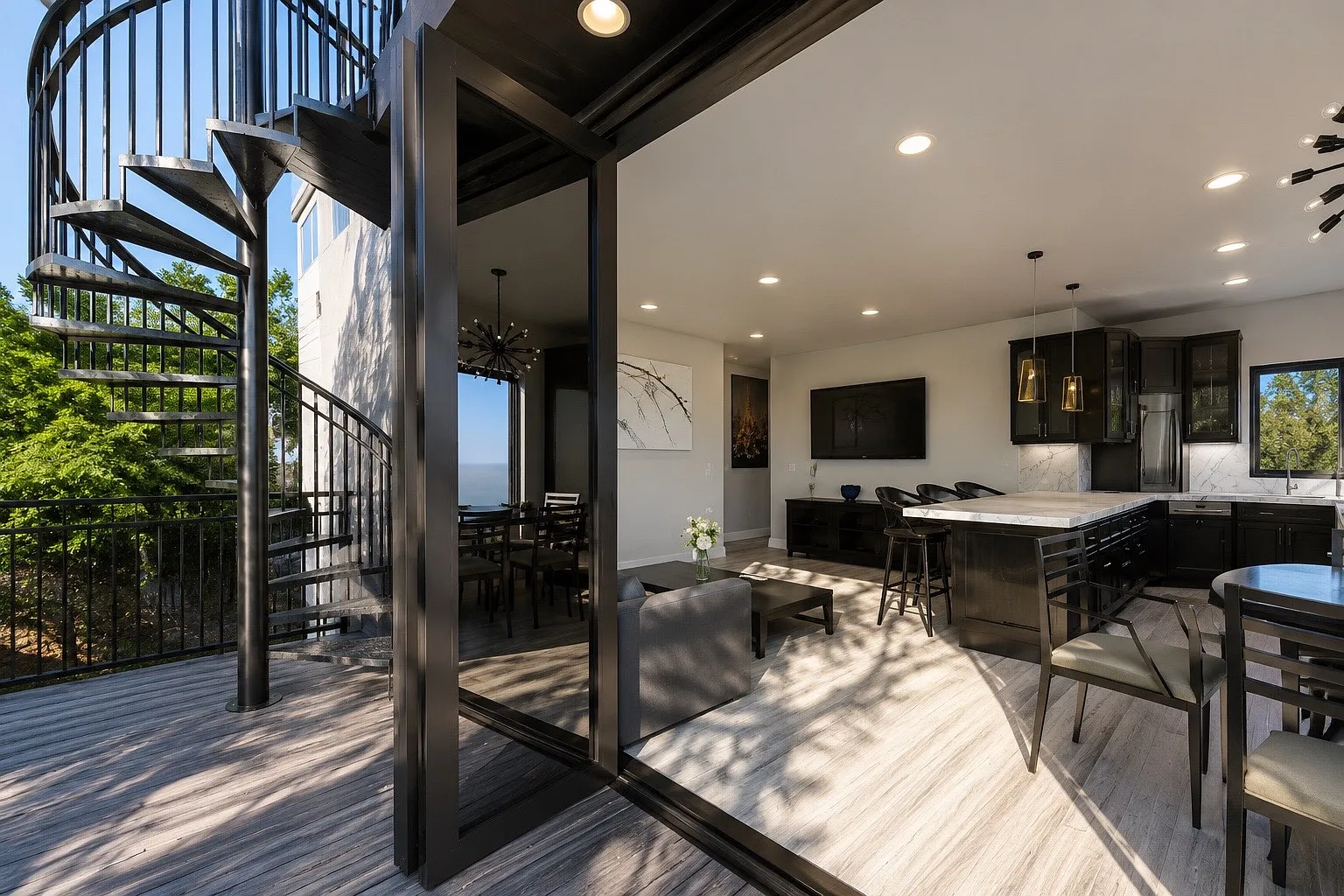 3 bed, 1200 sqft, $7,000 — Photo 3
