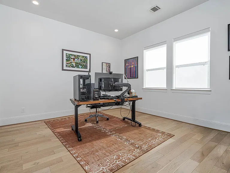 1543 Lawrence St — Photo 19
