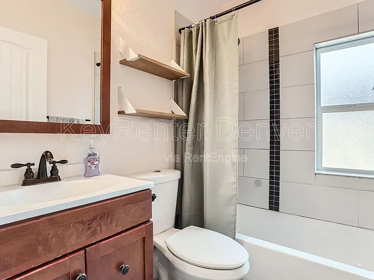 1564 Tamarac St — Photo 5