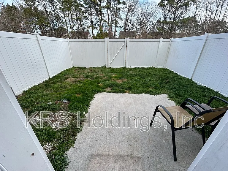 4724 Kilby Dr — Photo 12