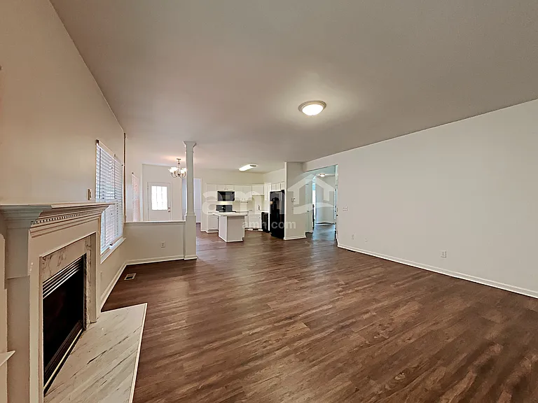 1513 Cardinal Ln — Photo 8