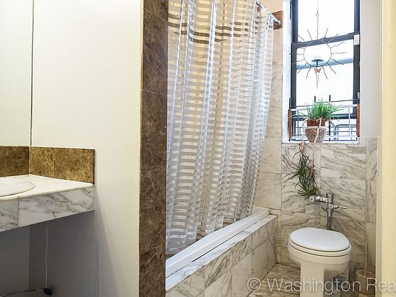 5th image of 418 Saint Johns Pl APT 5D