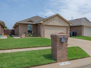 619 SW 37th St, Moore, OK 73160