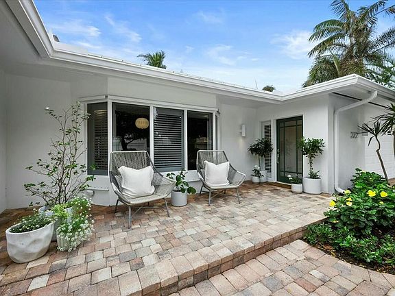 4th image of 232 Cove Pl