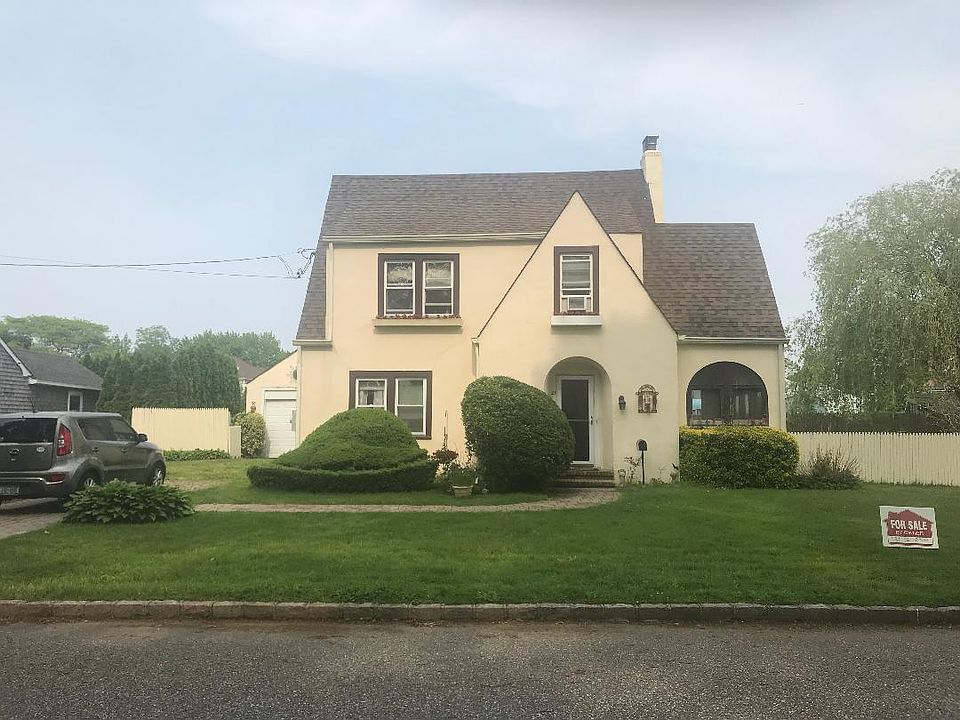 1st image of 21 Seville Blvd