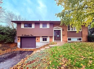 33 Hampton Pl, Kitchener, ON N2B 2S4