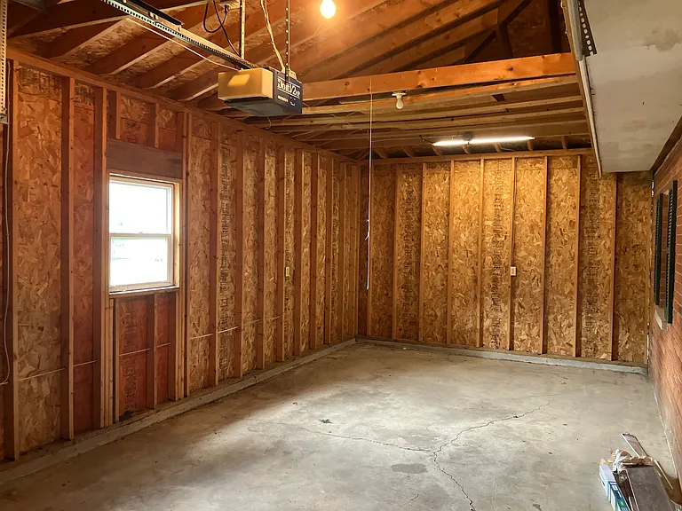 508 E Buckner St — Photo 18