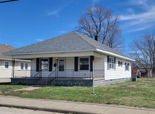623 S Main St, Bicknell, IN 47512