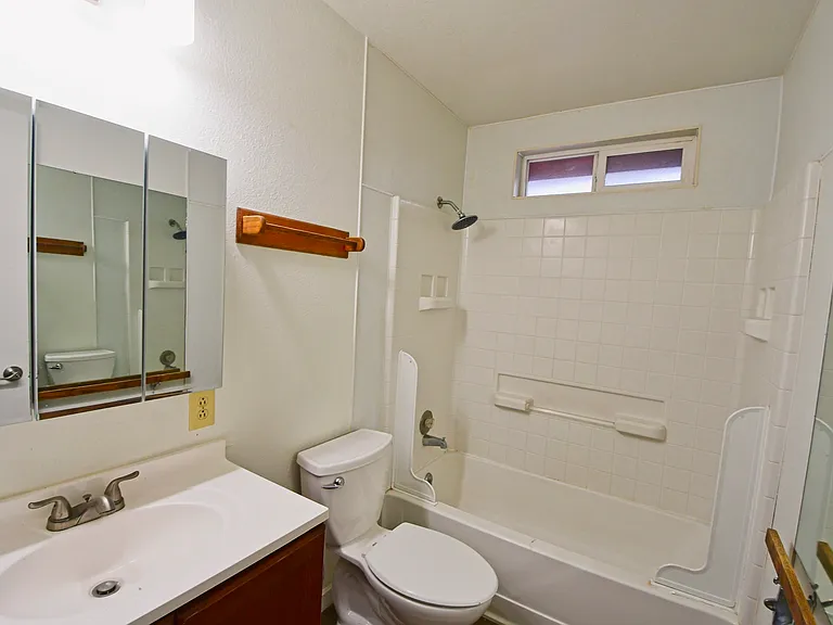 1600 E Long St #4 — Photo 9