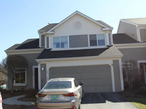 32 Hermit Thrush Ln, South Burlington, VT 05403