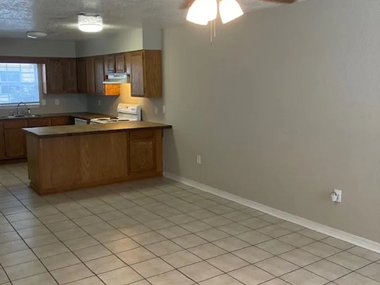 1496 Beach Blvd #B — Photo 8