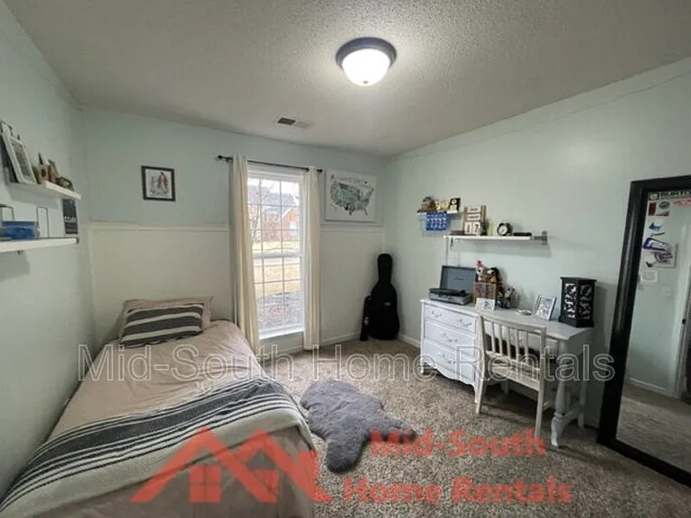 11189 Bernadette Cv — Photo 10