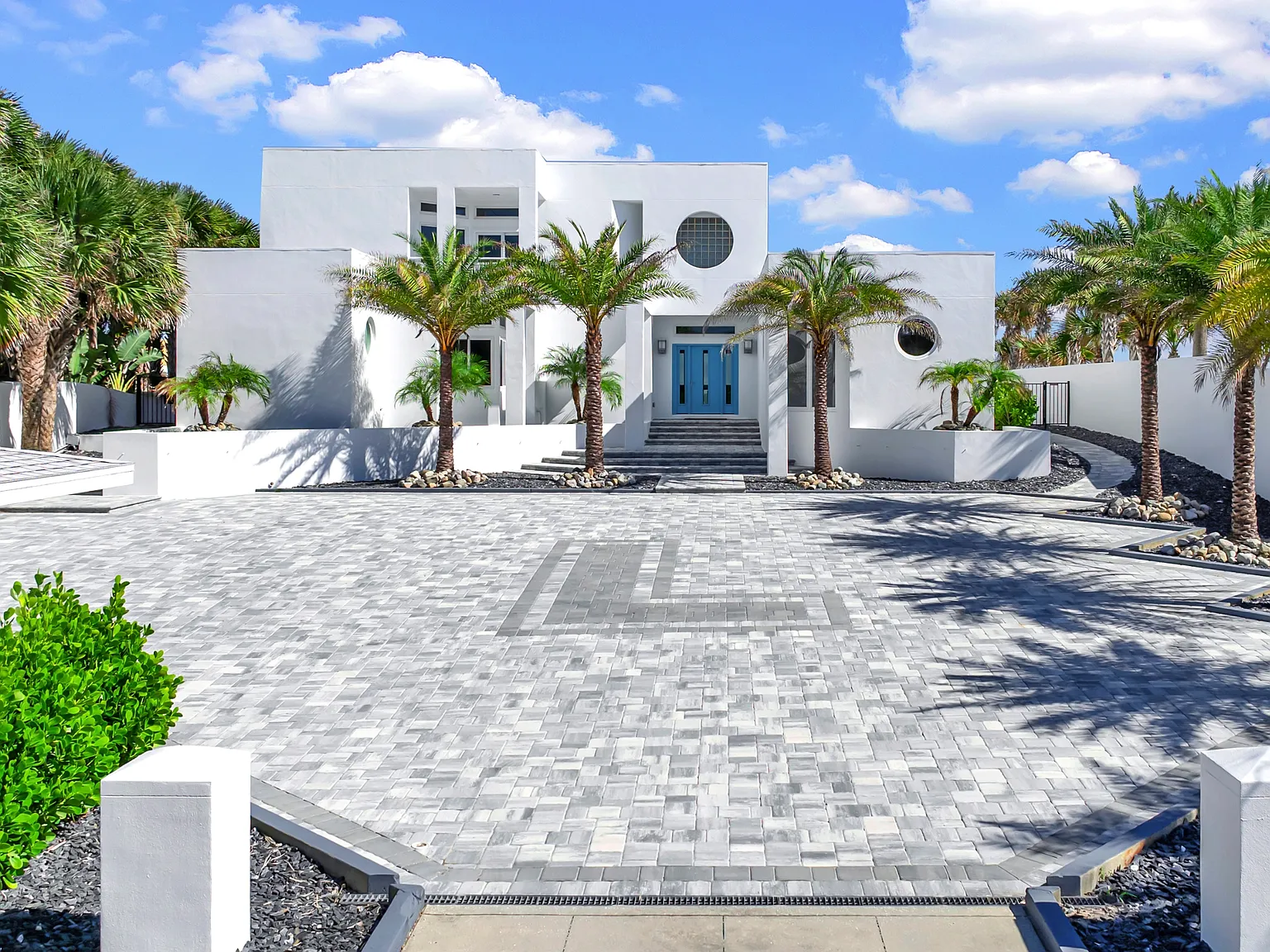 435 Ocean Shore Boulevard - 1 — Photo 2