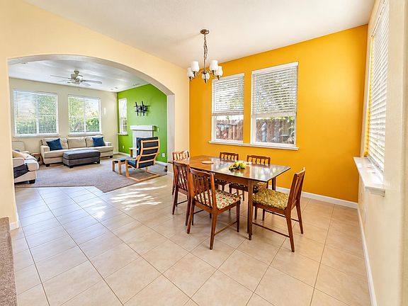 2nd image of 4325 Strathmore Pl
