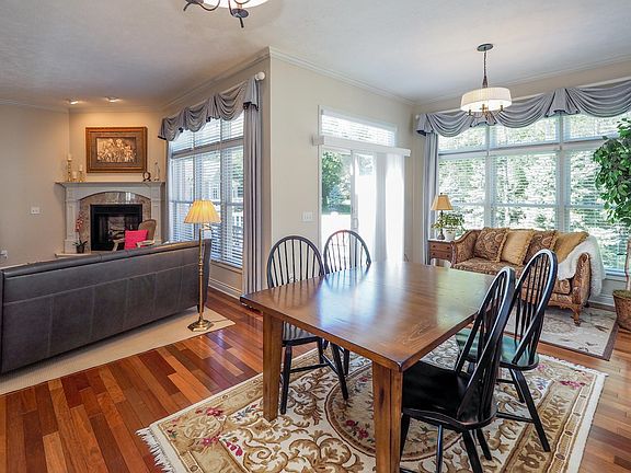 3rd image of 1945 Autumn Crest Ln