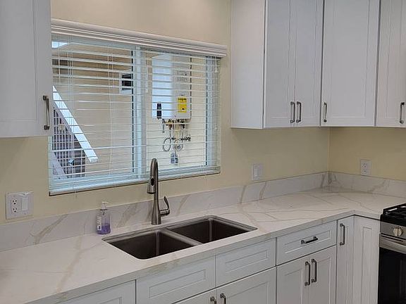 3rd image of 2071 Ayala St #B