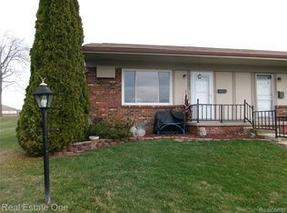 25241 Franklin Ter #1, South Lyon, MI 48178