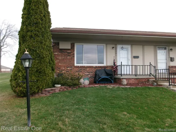 25241 Franklin Ter #1, South Lyon, MI 48178