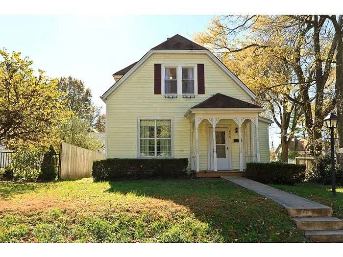 414 Adams St photo 1
