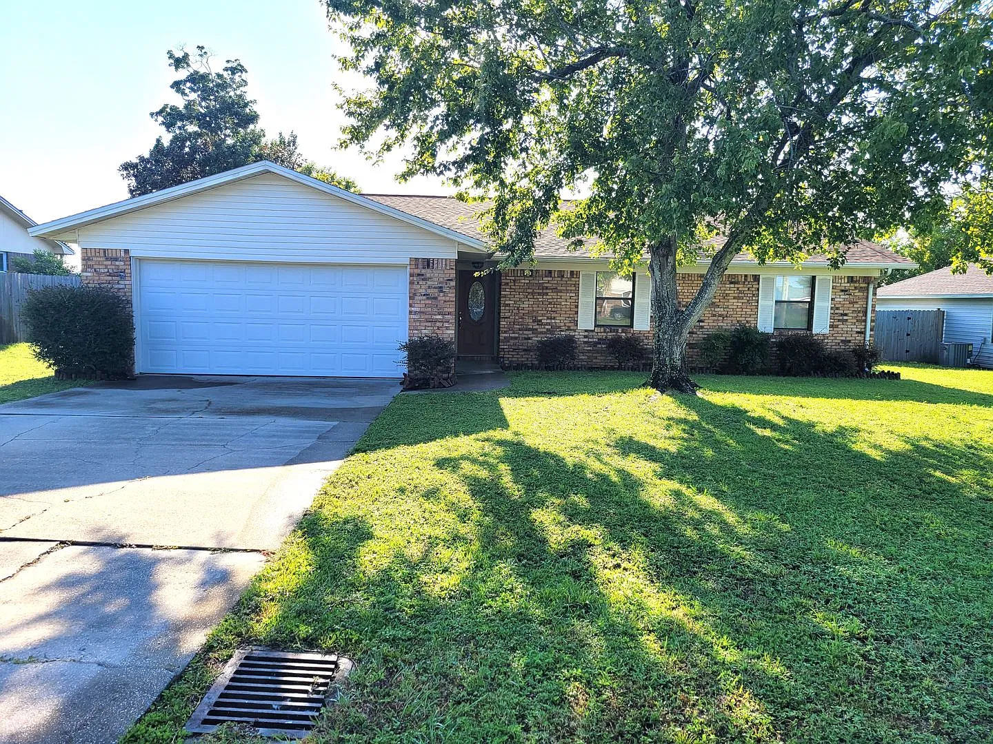 Callaway 3 bedroom 2 bath home with 2 car garage! — Photo 2