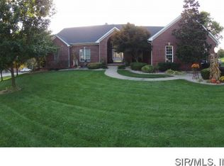 156 Oakland Dr, Troy, IL 62294