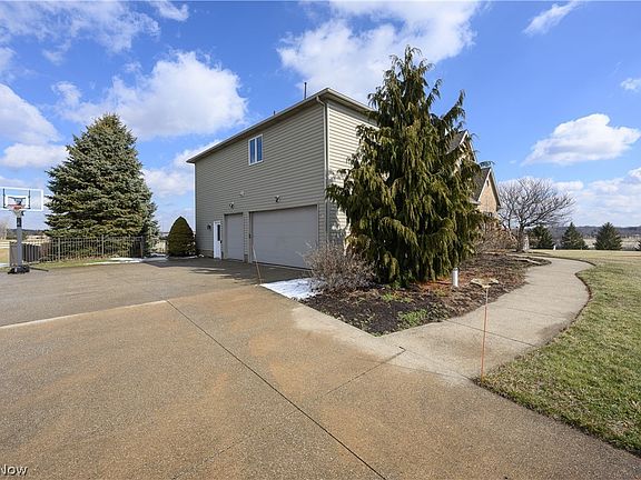 5th image of 1617 Charolais St NW