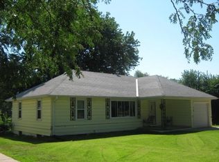 3021 S 42nd St, Omaha, NE 68105