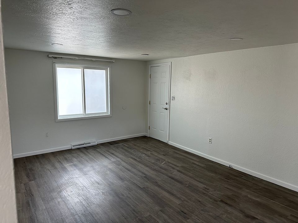Spacious and bright living room