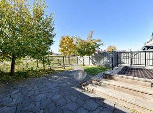 28 E Auburn Glen Close SE, Calgary, AB T3M 1P6