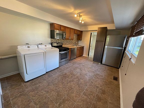5th image of 16713 Highview Ave