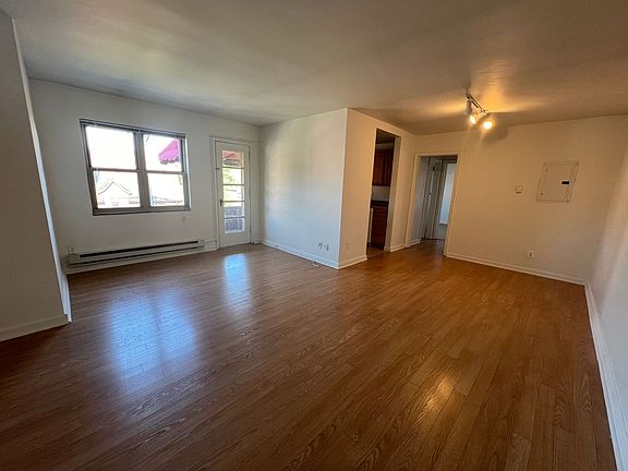 3rd image of 5731 Ellsworth Ave #C4