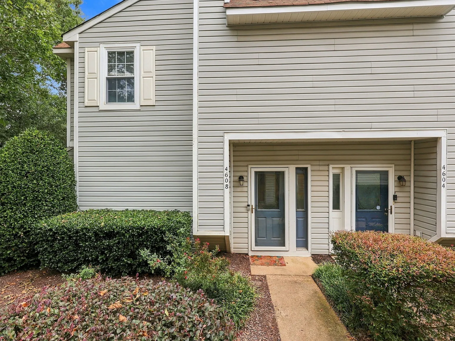 3 bed, 2.5 bath, 1452 sqft, $2,300 — Photo 1